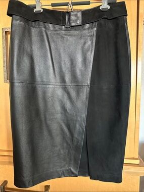 White House Black Market super soft and suppleBlack Leather & Suede Pencil Skirt
